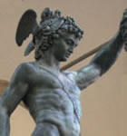 Estatua de personaje mitológico.
