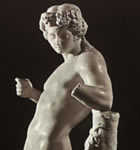 Figura esculpida al estilo griego.